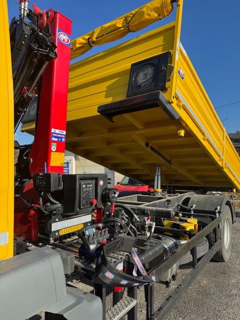 MAN TGM 18.290 4x2 LL – Wywrotka z nowym żurawiem HMF • Cesja leasingu