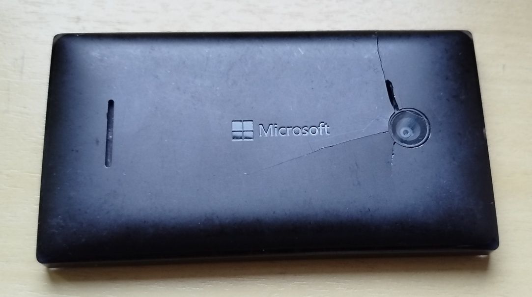 Telefon Microsoft z ładowarka,gratis obiektywy Fish Eye i Macro na tel