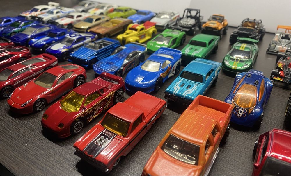 OKAZJA Zestaw 43 Autek Hot Wheels i Matchbox