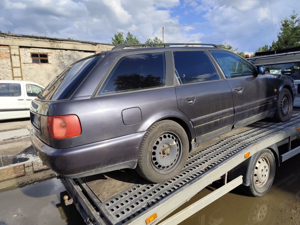 Audi A6 C4 100 C4 kierownica tapicerka / auto na części