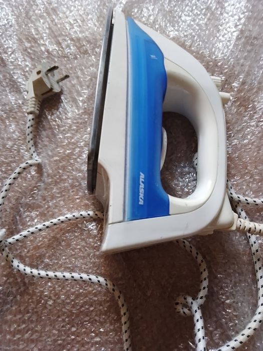 Продам утюг ALASKA.
