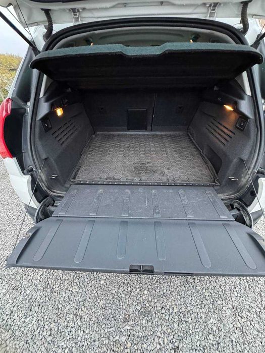 Peugeot 3008, гібрид, дизель, мотор 2.0, кінець 2013 рік