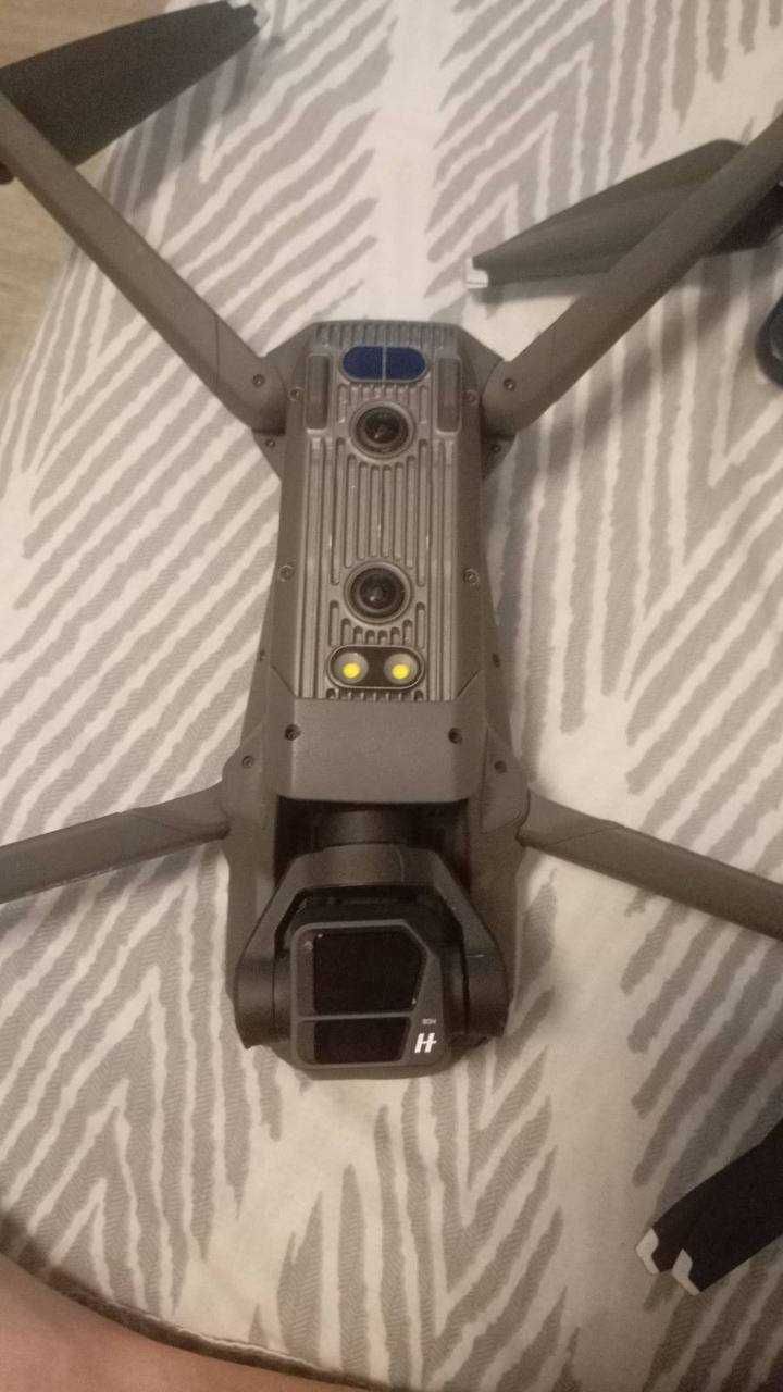 Квадрокоптер DJI Mavic 3