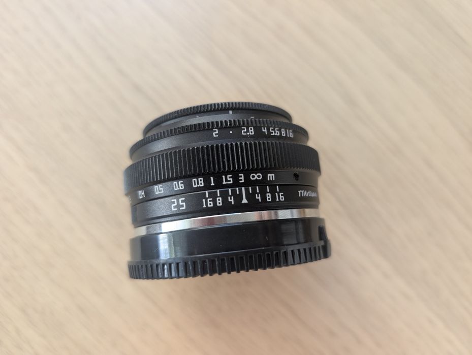Lente TT Artisan 25mm F2.0 manual para Sony E-mount