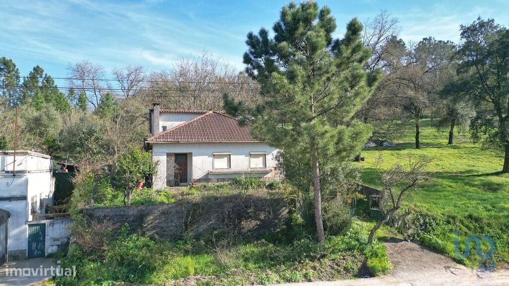 Casa tradicional T3 em São Miguel, Santa Eufémia e Rabaçal de 101,00 m