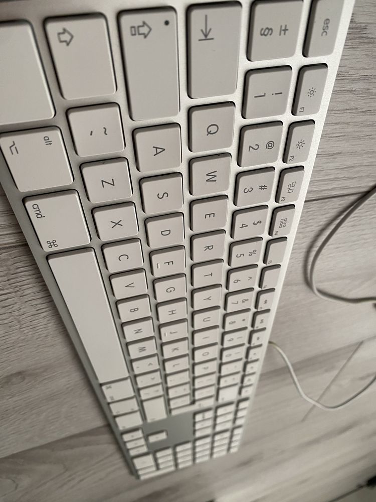 Apple Keyboard white