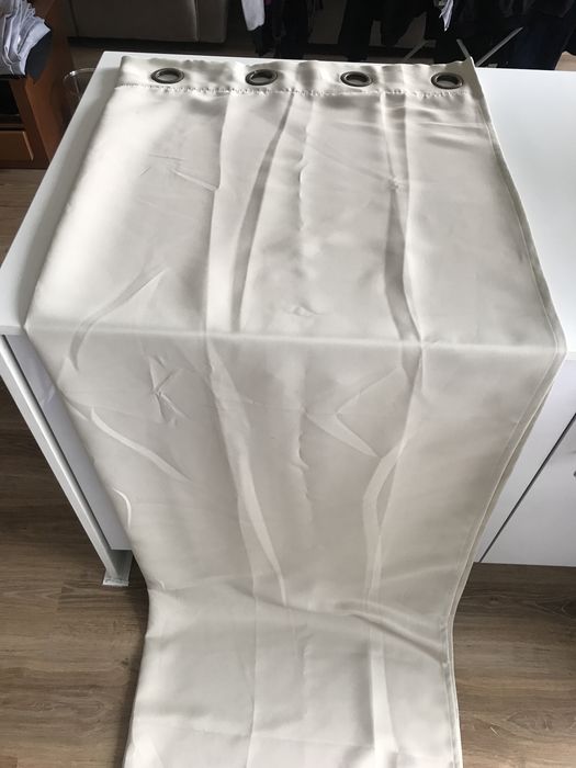 Várias cortinas (verdes, pretas, bege, cinza, castanhas, amarelas)