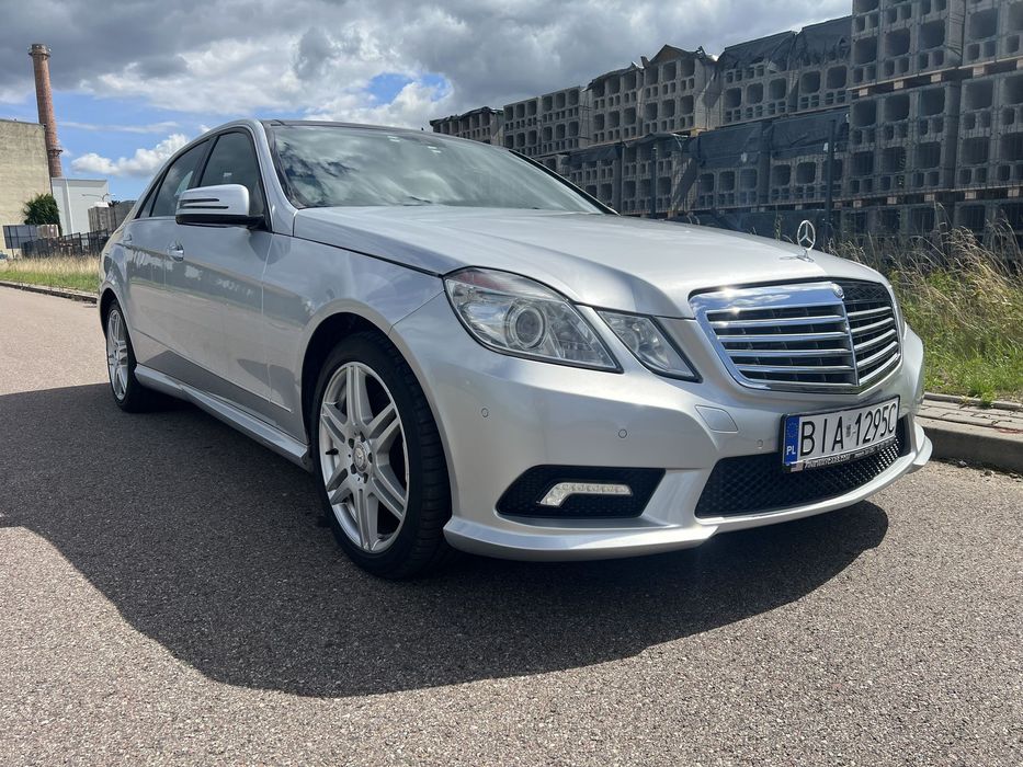 Mercedes-Benz Klasa E E550 4matic / Skóry / Automat / Harman Kardon / Pakiet AMG