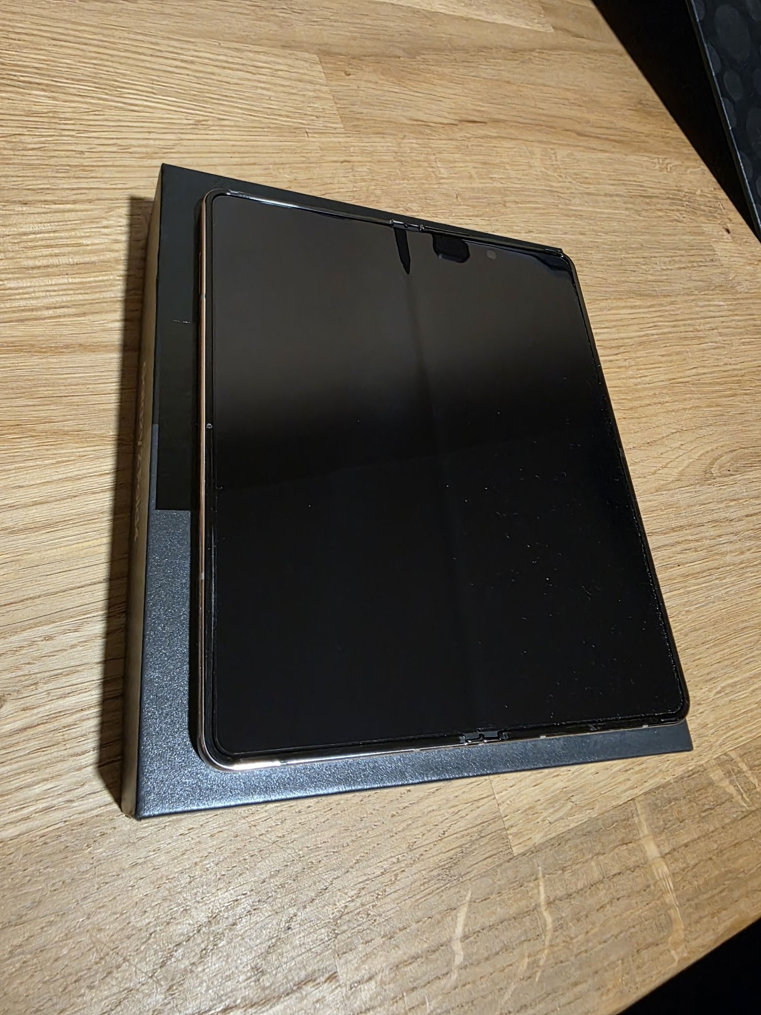 Samsung Galaxy Fold 4 12GB 512 GB beżowy + słuchawki Galaxy buds