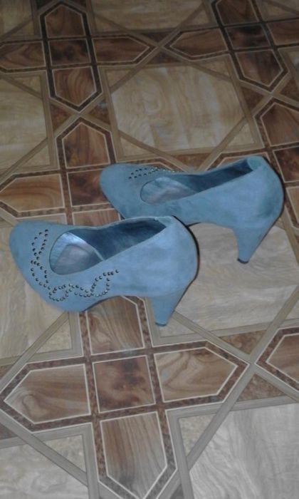 Buty  na obcasie