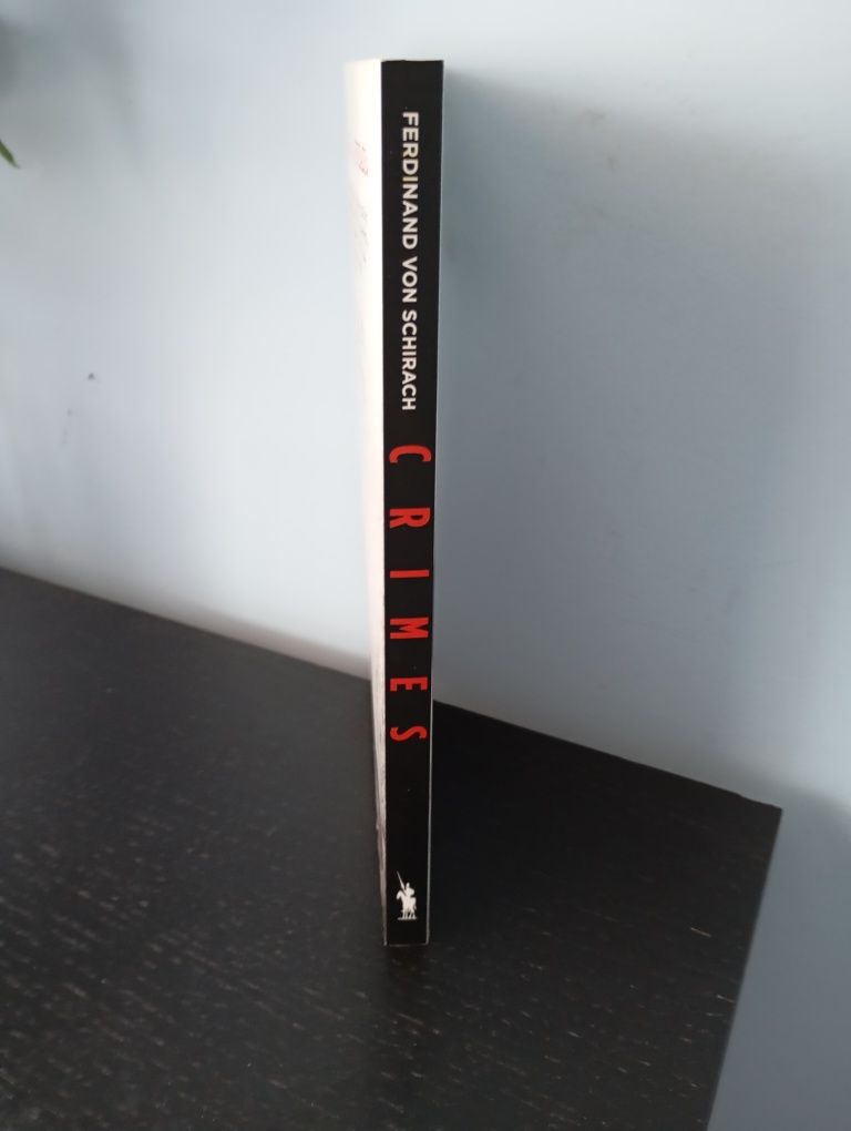 Livro de ficção "Crimes '