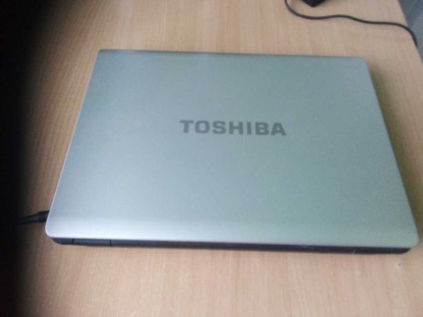 Ноутбук TOSHIBA в отличном состоянии 3000.00 с дисководом