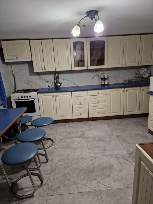 Здається  будинок 1 кімната + велика кухня, душ