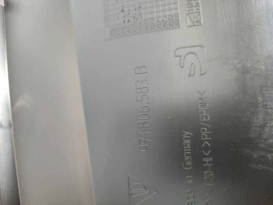 971806583b Porsche Panamera 971 накладка подкапотная левая