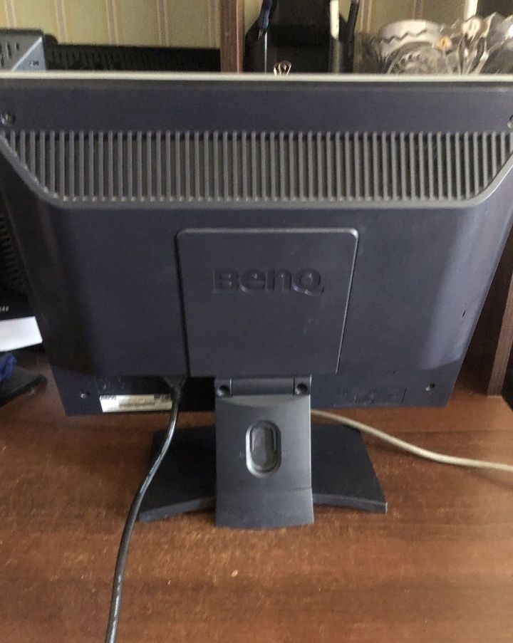 Монитор BenQ диагональ 17