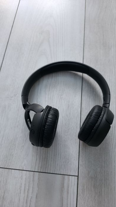 Навушники бездротові JBL Tune 500BT б/в в ідеальному стані!