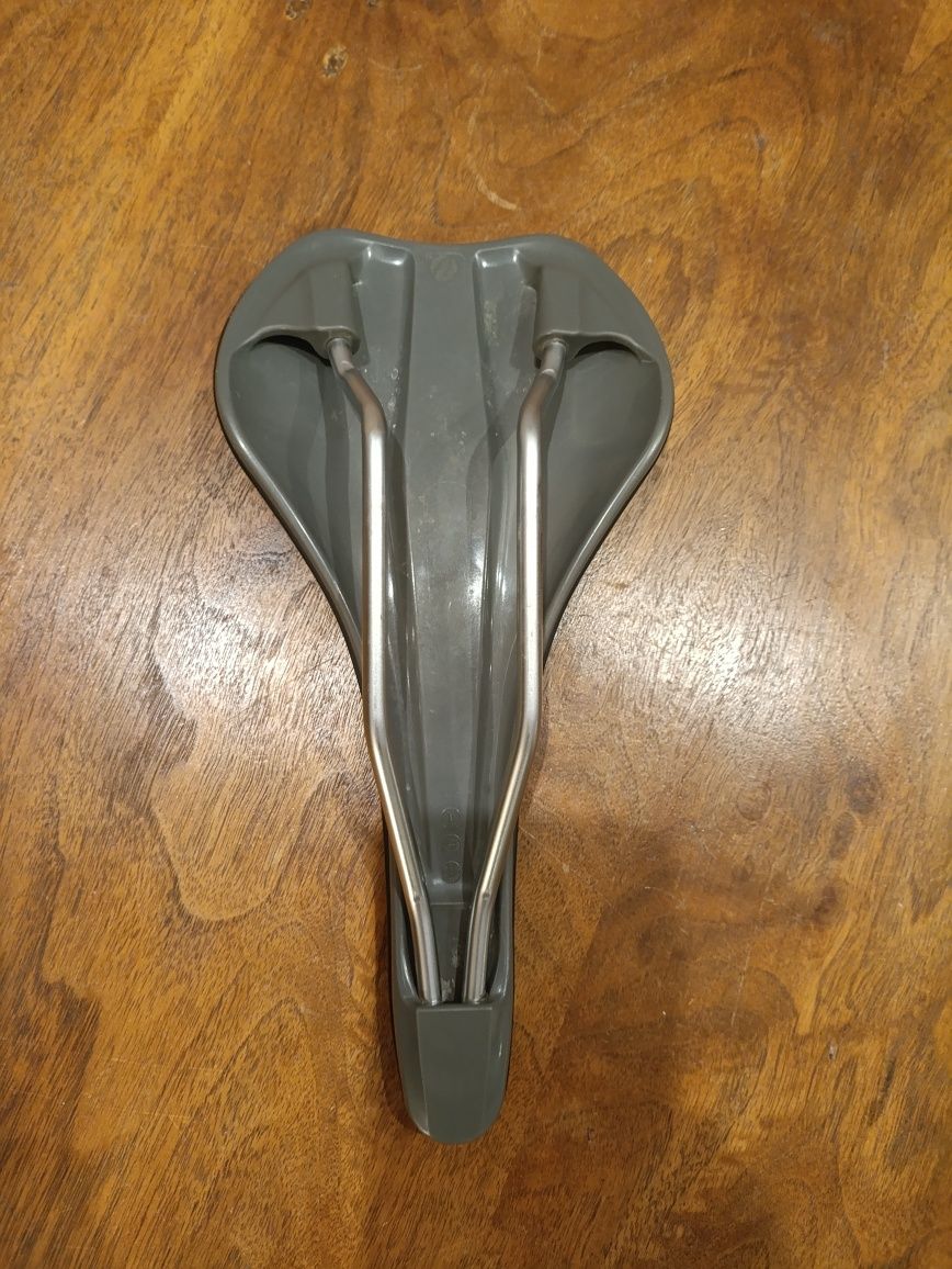 Siodełko rowerowe niner gravel 140x280 260g