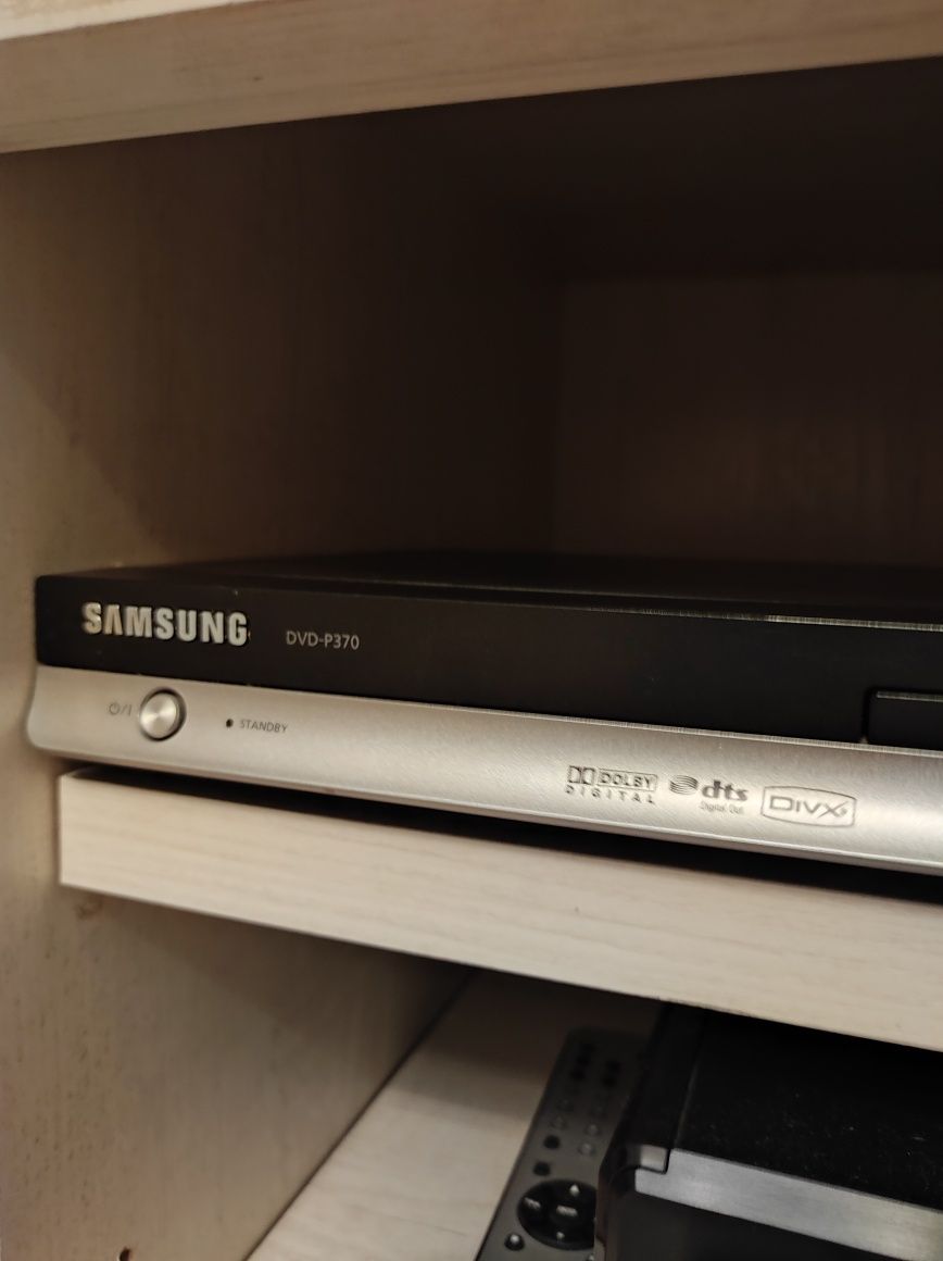 Odtwarzacz Samsung  DVD , Dts,DiVx,Dolby Digital 99zł+euro złącze