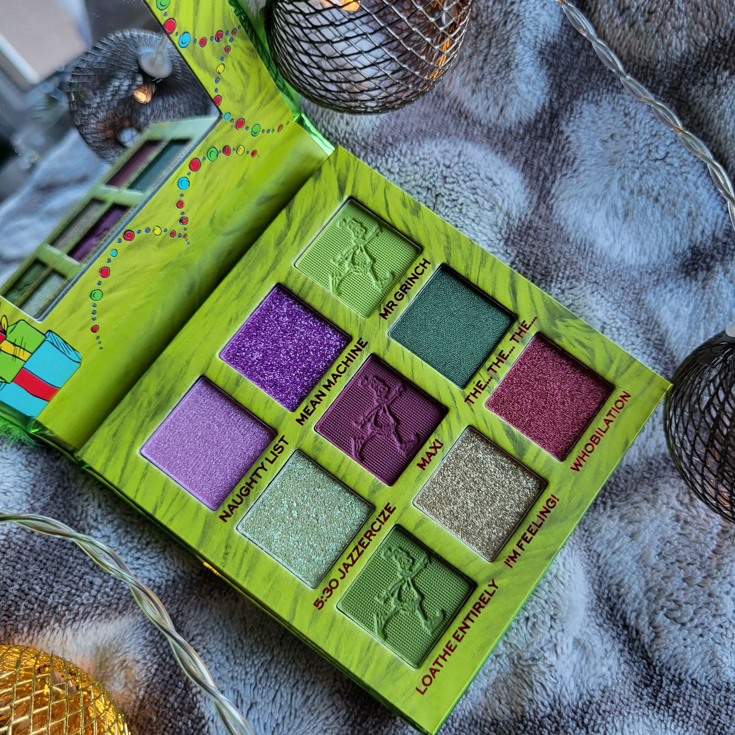 Makeup revolution paleta do powiek grinch