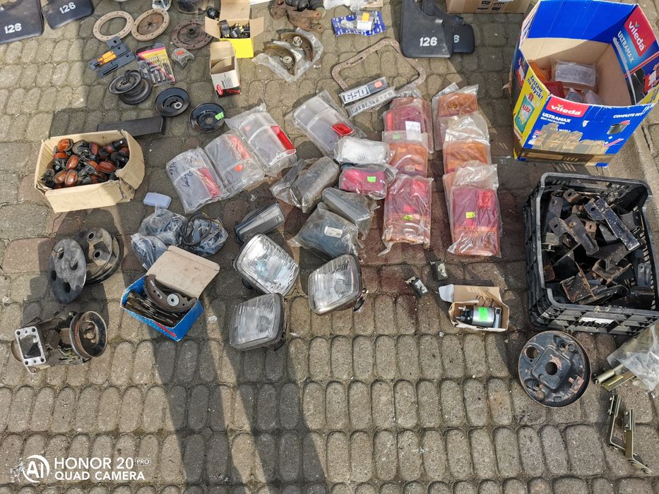Części Fiat 126 lampy klosze zamki klamki chlapacze hak holowniczy