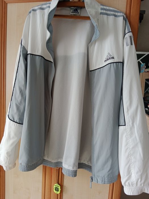 Lekka kurtka wiatrówka firmy adidas  męska