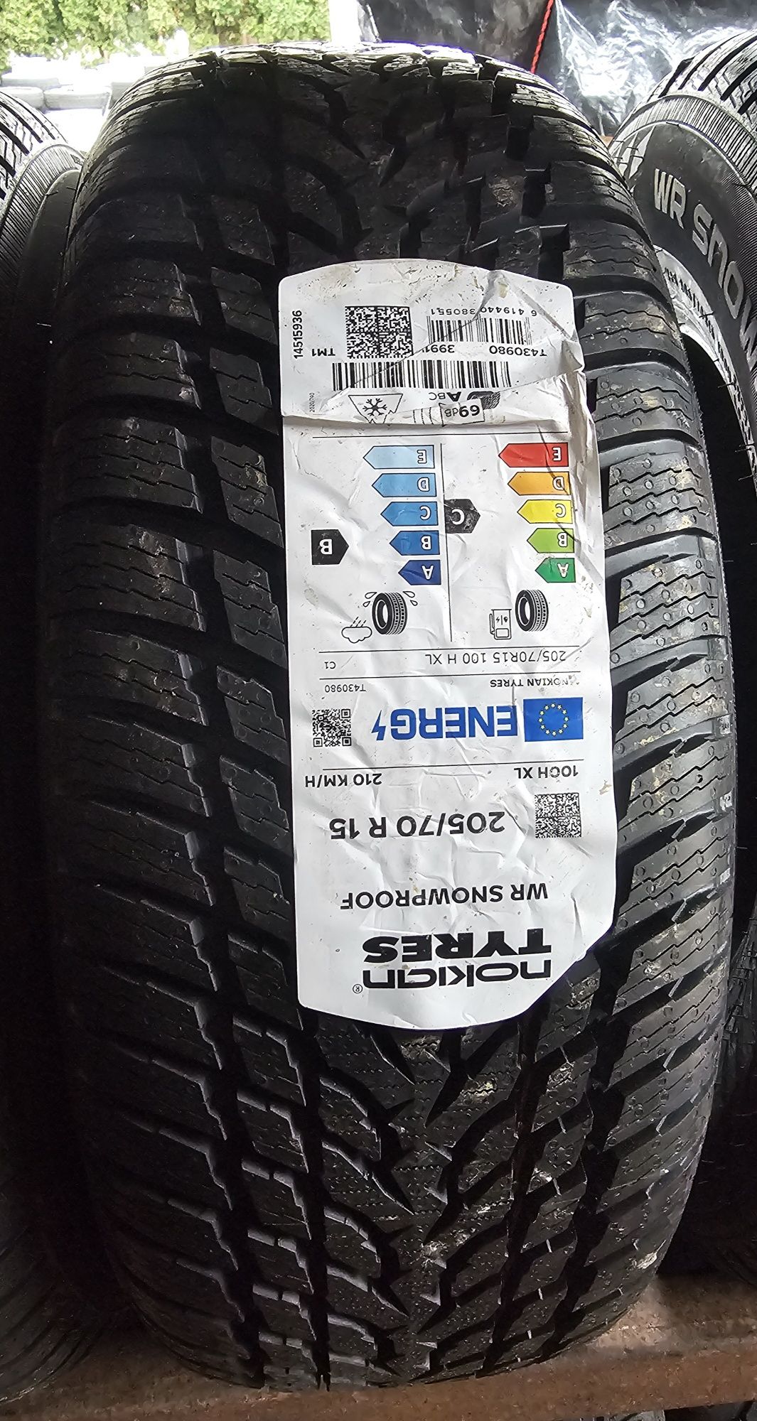 205/70R15 Nokian WR Snowproof Zima