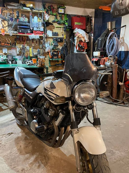 Honda cb400 vtec2