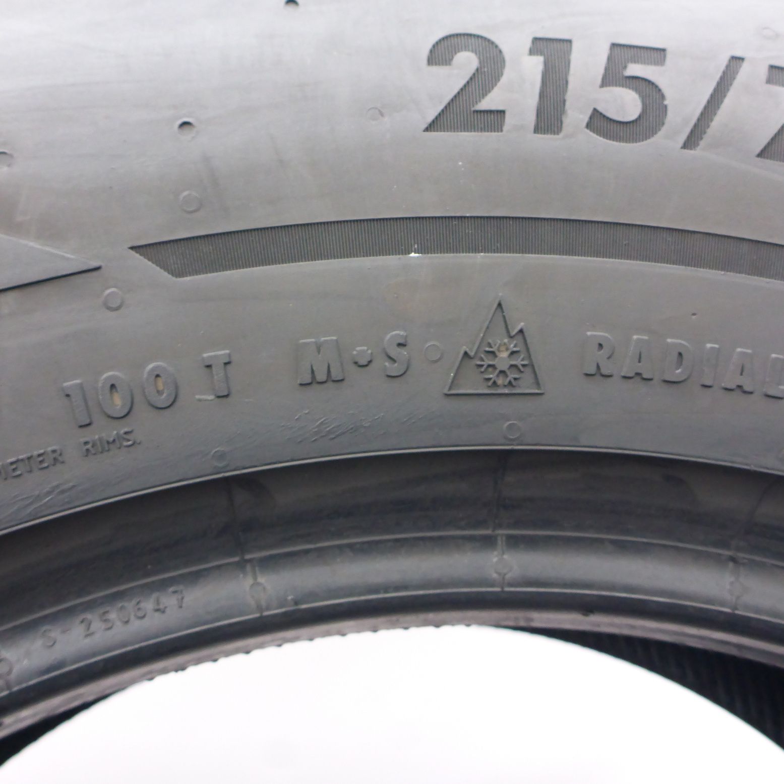 Opony 215/70/16 Esa Tecar 215/70R16 100T Zimowe 2022 7,8-8,2mm