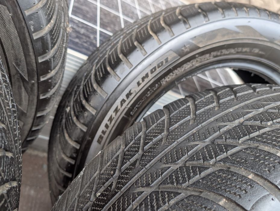 4 шт. 205/55 R17 Bridgestone Blizzak LM001 зимові шини бу
2021 рік
В г