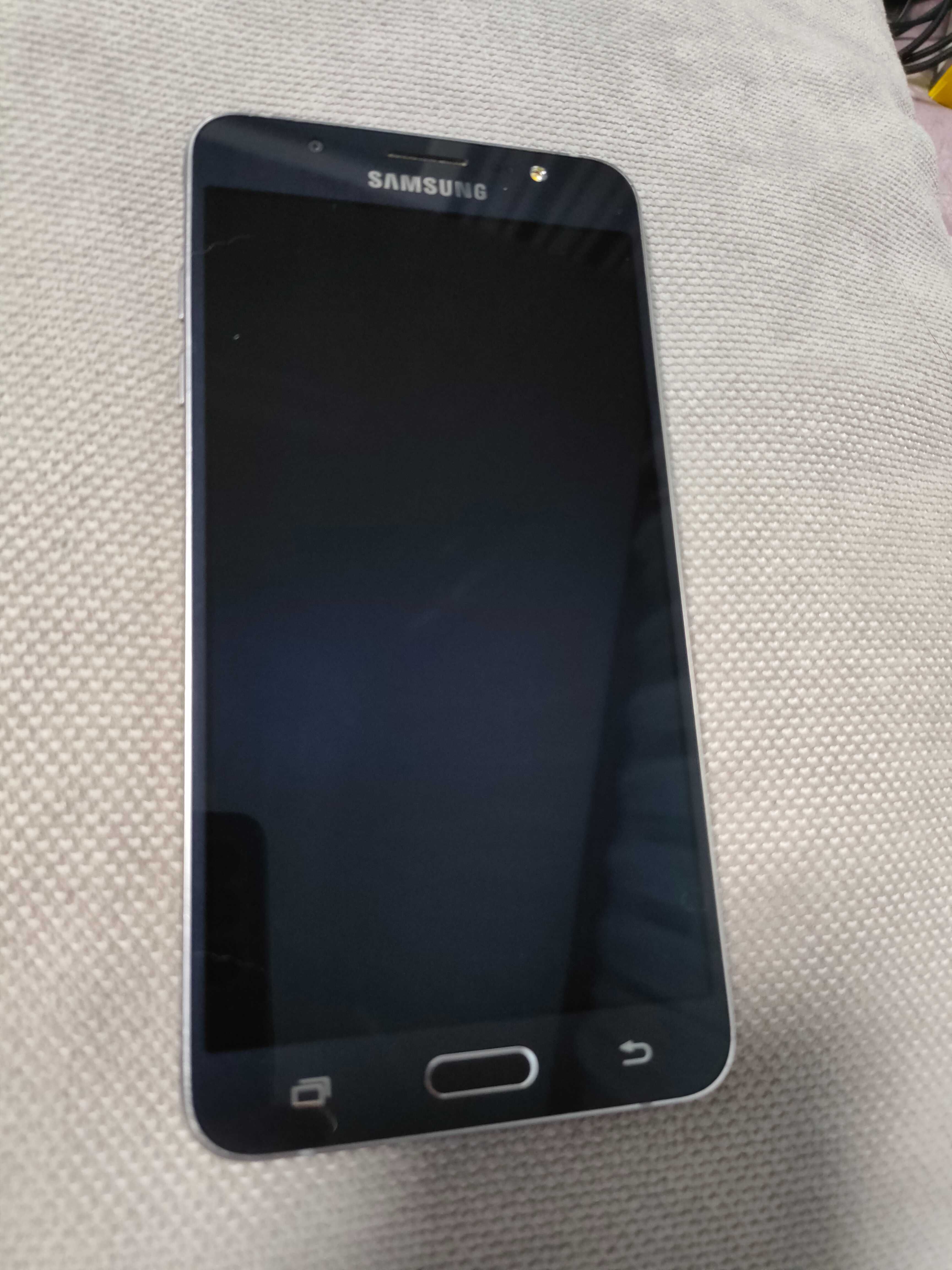 Смартфон  Samsung galaxy J7