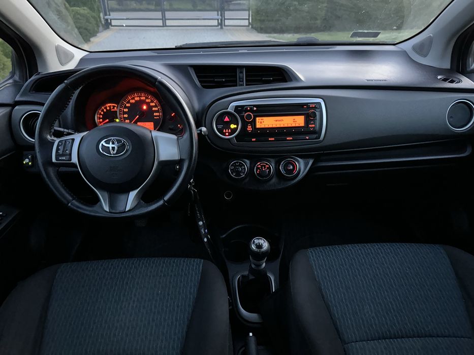 Toyota Yaris 1.3 benzyna, 2012r