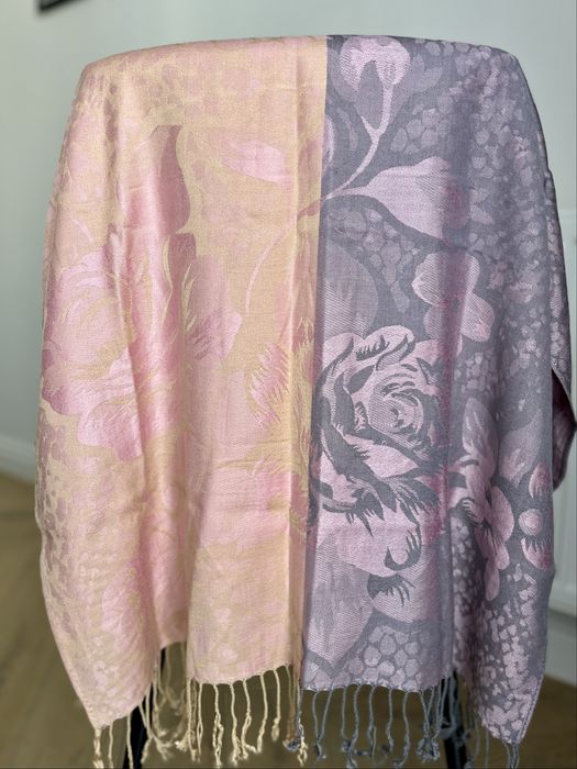 Elegancki szal damski