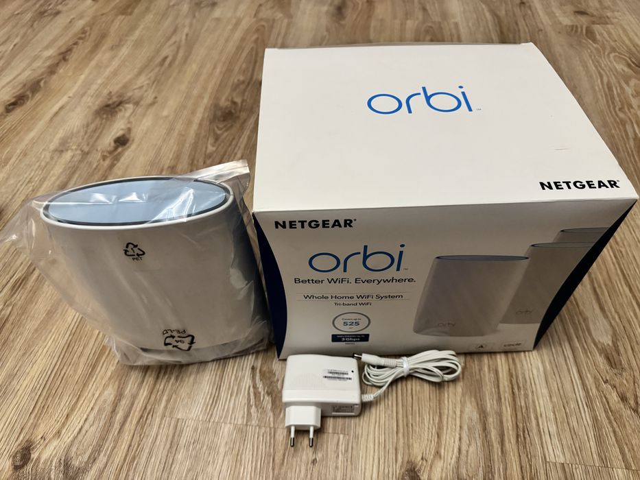 Router Netgear Orbi RBR50v2