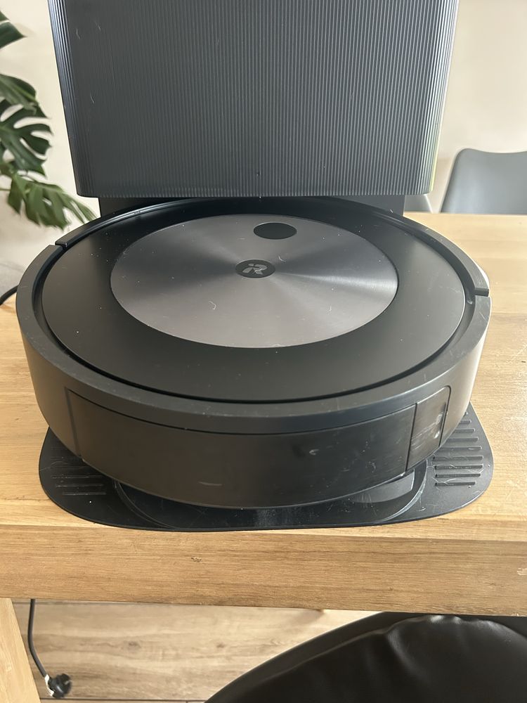 Robot sprzatajacy Roomba j7