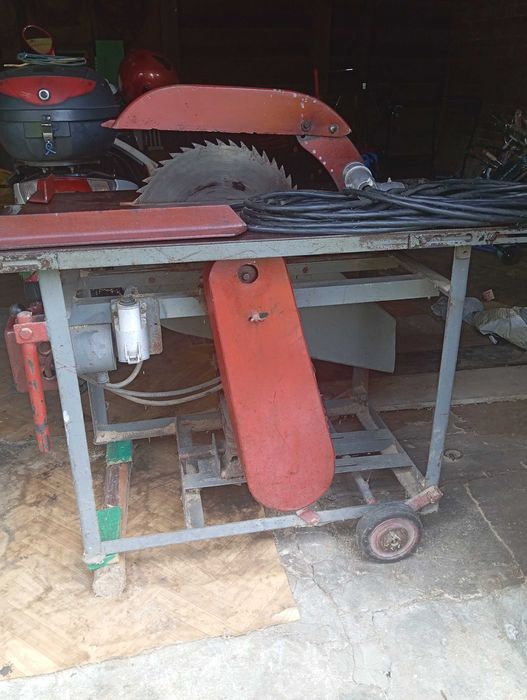 Sprzedam piłę tarczową do drewna 6kW