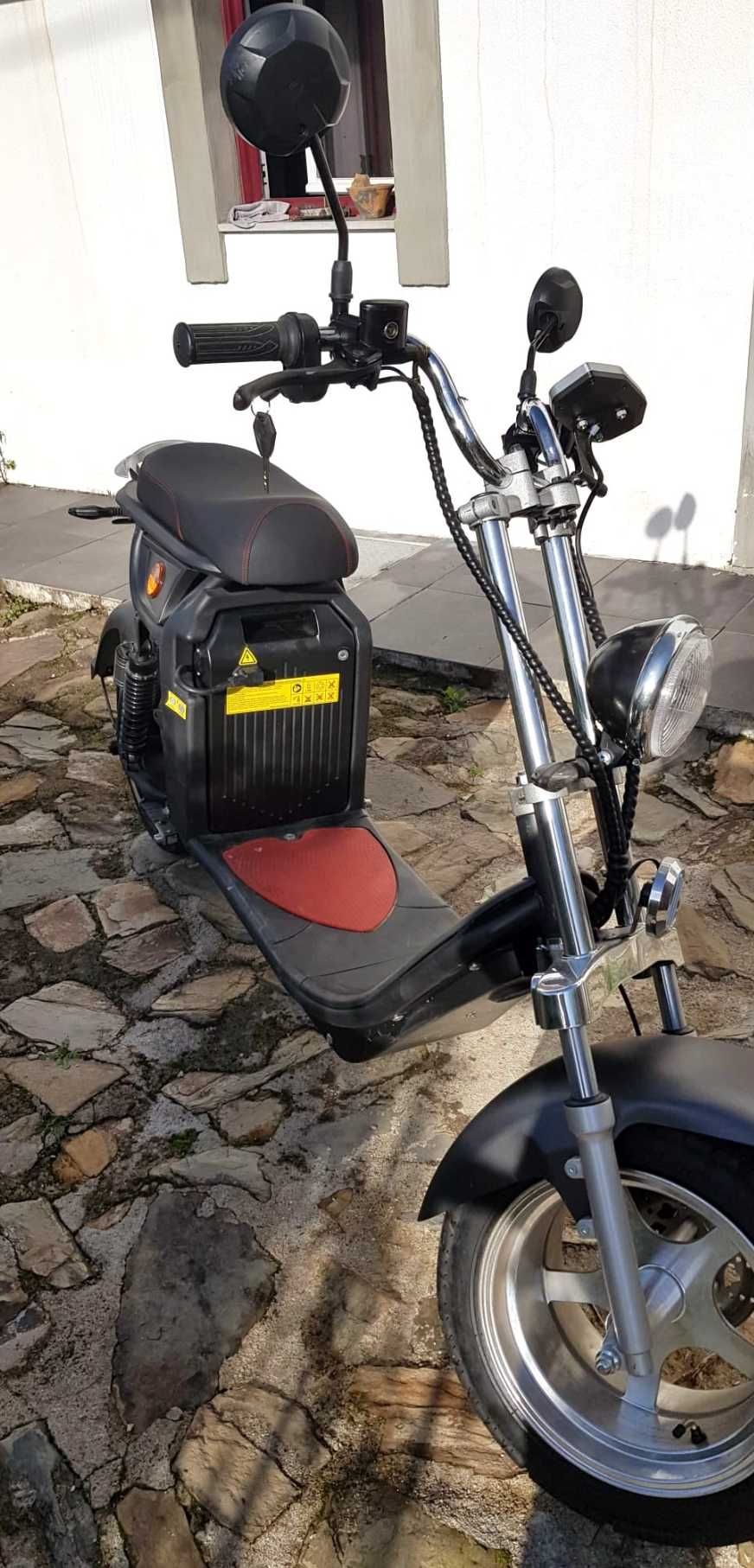 Scooter Eléctrica ES-8008 City Coco 4000W 40Ah
