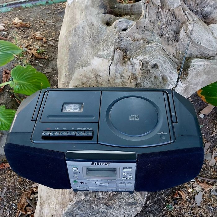 Кассетная магнитола SONY cfd-s37 l