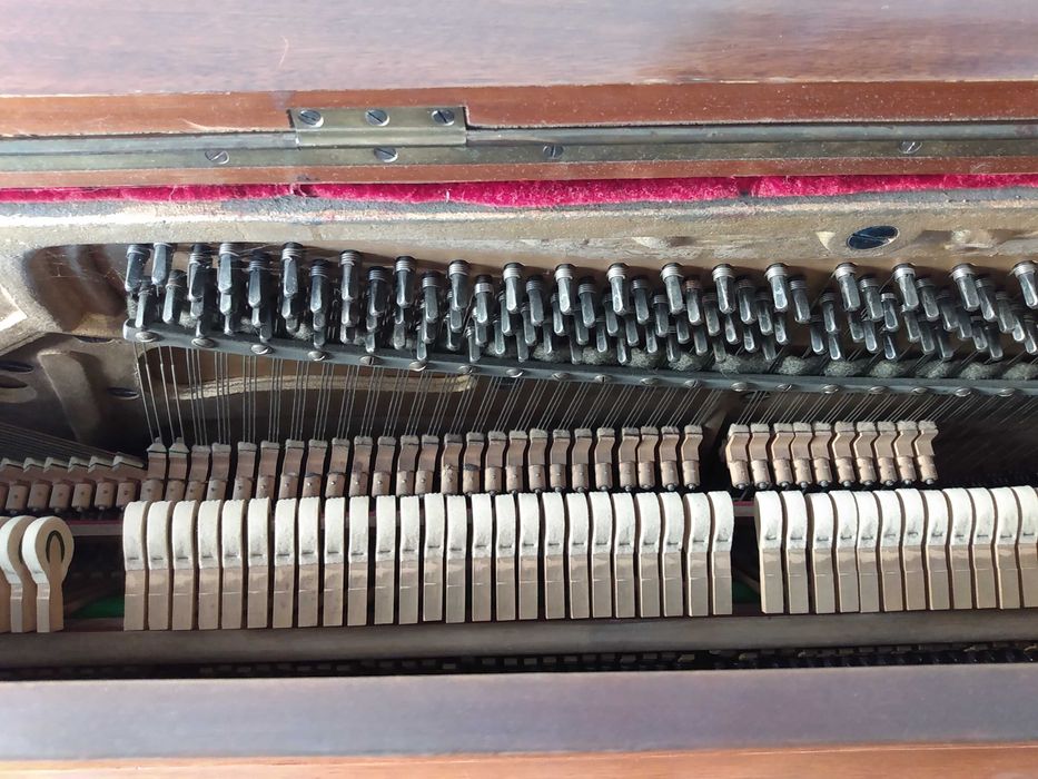 Pianino używane Georg Neumann