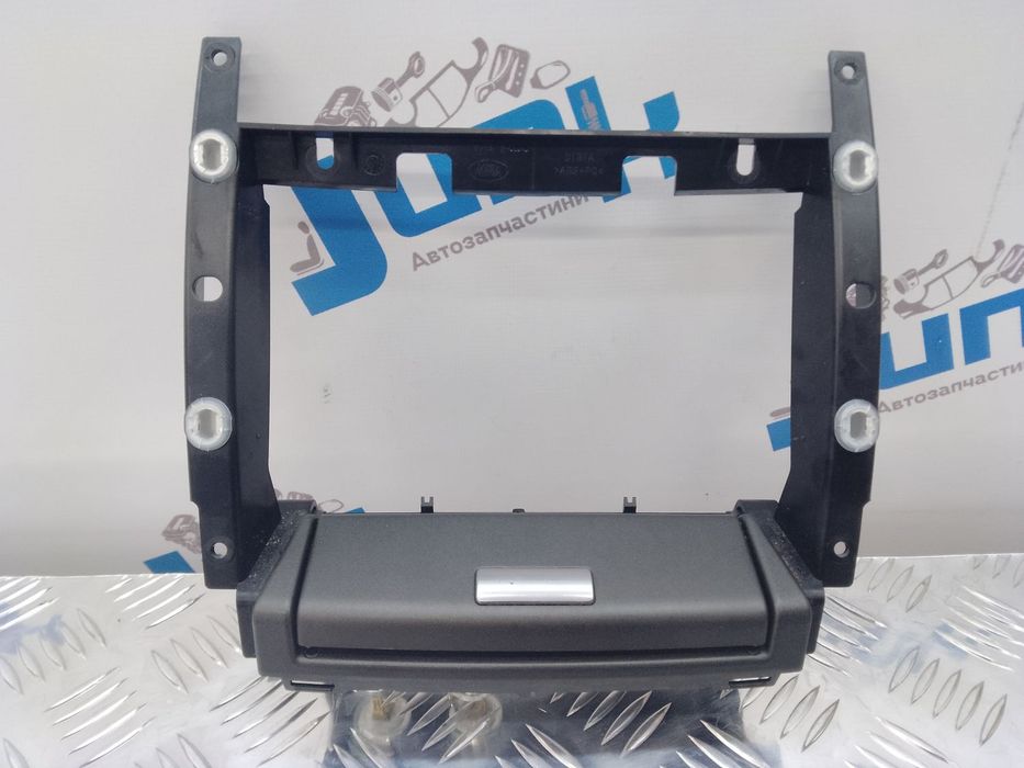 Накладка центральной консоли задняя LR011587 для Land Rover Range Rove