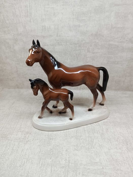 Figura konia i źrebaka autorstwa Hertwiga