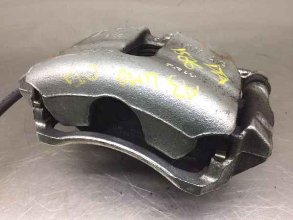 Pinça travão / maxila de travão frente direita AUDI A3 Limousine (8VS,