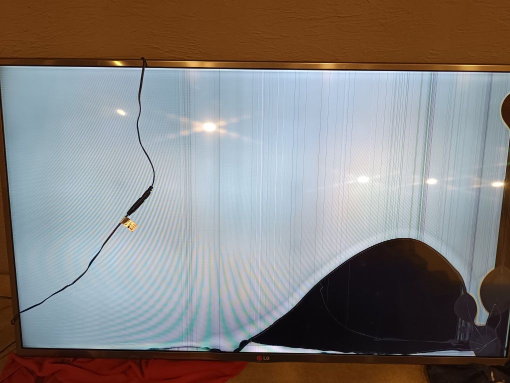 Telewizor Smart TV zbita matryca