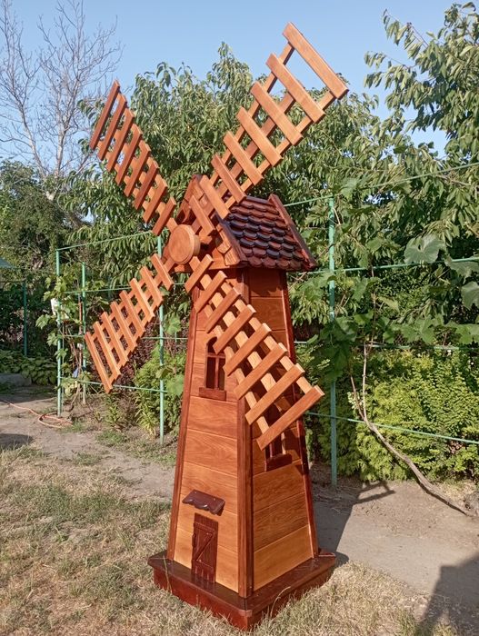Декоративний млин вітряк