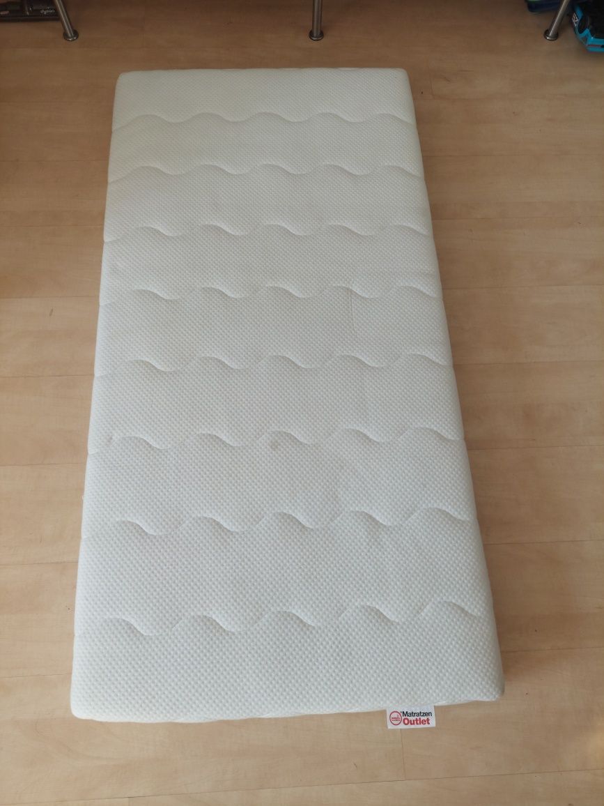 Materac do łóżeczka 70 x 140 x 10