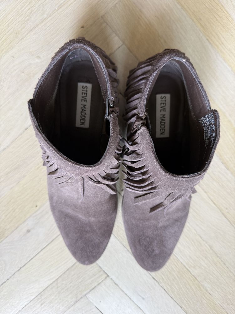 Bootki z frendzlami na wiosne Steve Madden 38