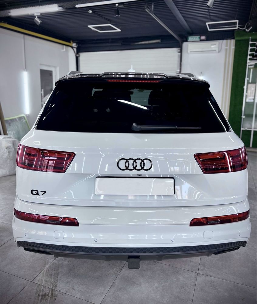 Продам топову Audi Q7 2019 в карбон пакеті