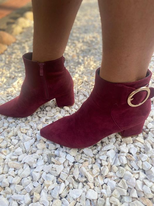Zamszowe botki bordo na słupku . rozmiar 40  cena 40 zl