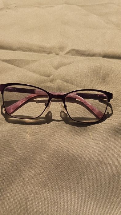 Очки для зрения  в качественной оправе.