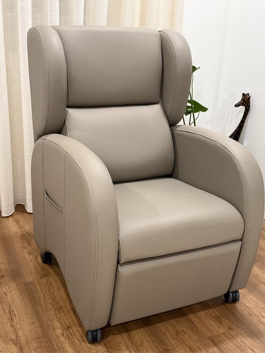 Cadeirão teclinavel toupe