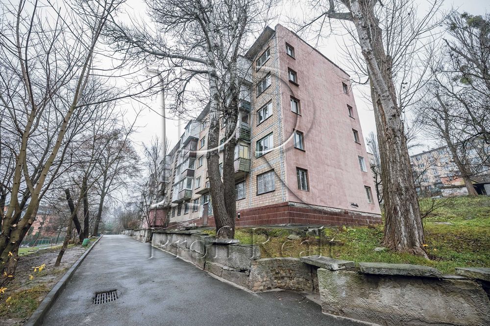 БЕЗ КОМІСІЇ! Продаж 1к кв з Дизайнерським ремонтом за 7 хв до м.Сирець